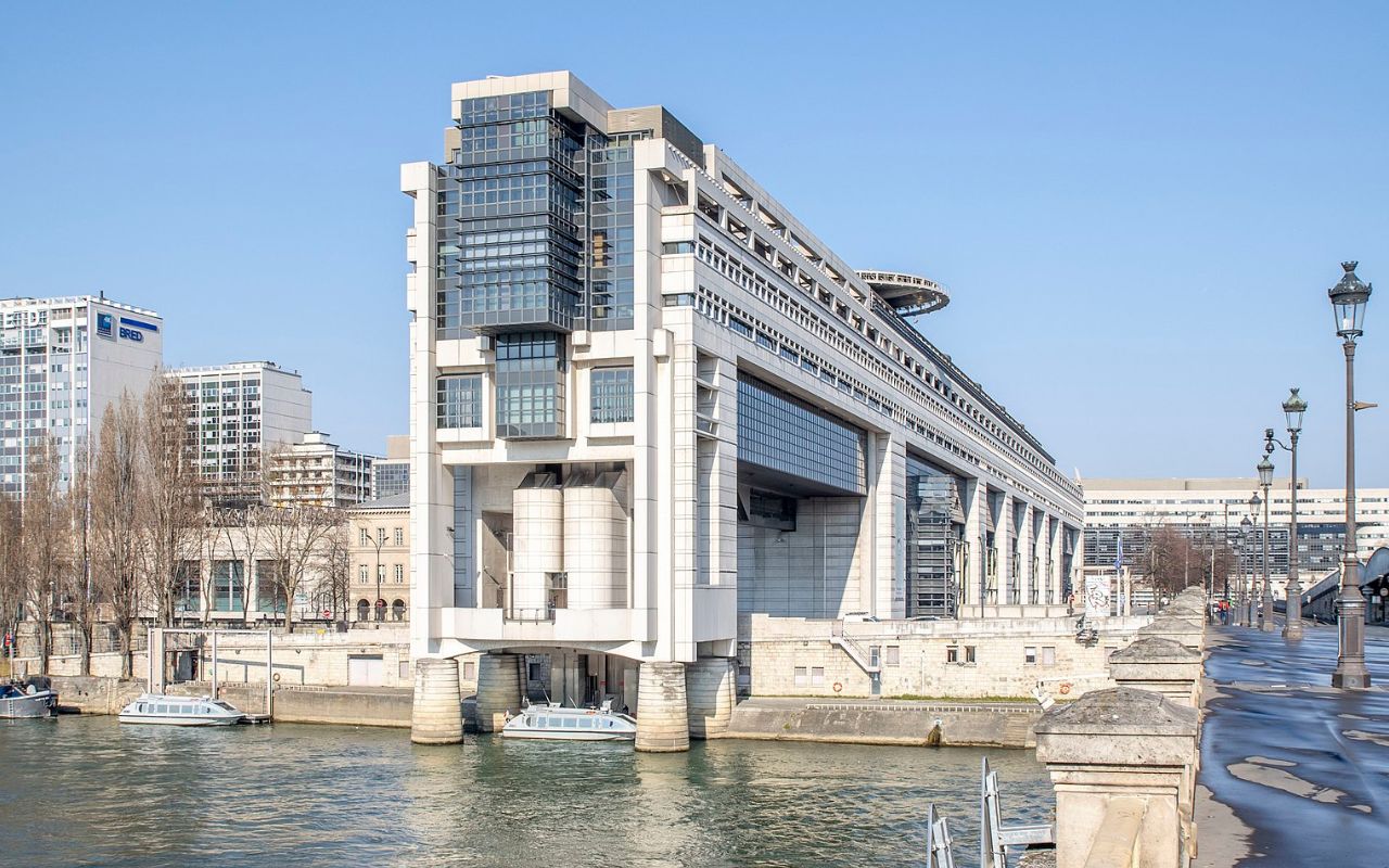 Budget 2026 vers une grande braderie du patrimoine public